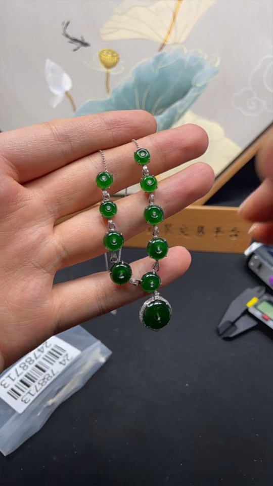 F24788713 Jadeite Inlaid Piece, Chain Body 18k, Total Weight Approx. 11.04g