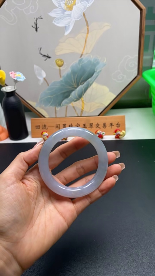 F23602497 Jadeite Round Bangle Size 56.7 Total Weight 69.273g