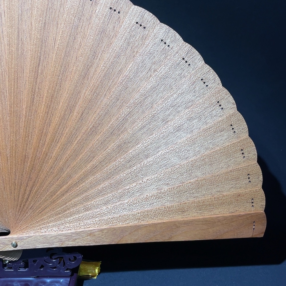 W31608608 Golden Silk Nanmu Fan