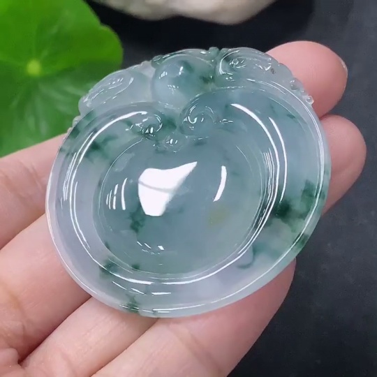 F33912795 Jadeite Auspicious Shell Pendant Total Weight: Approx. 22.7g