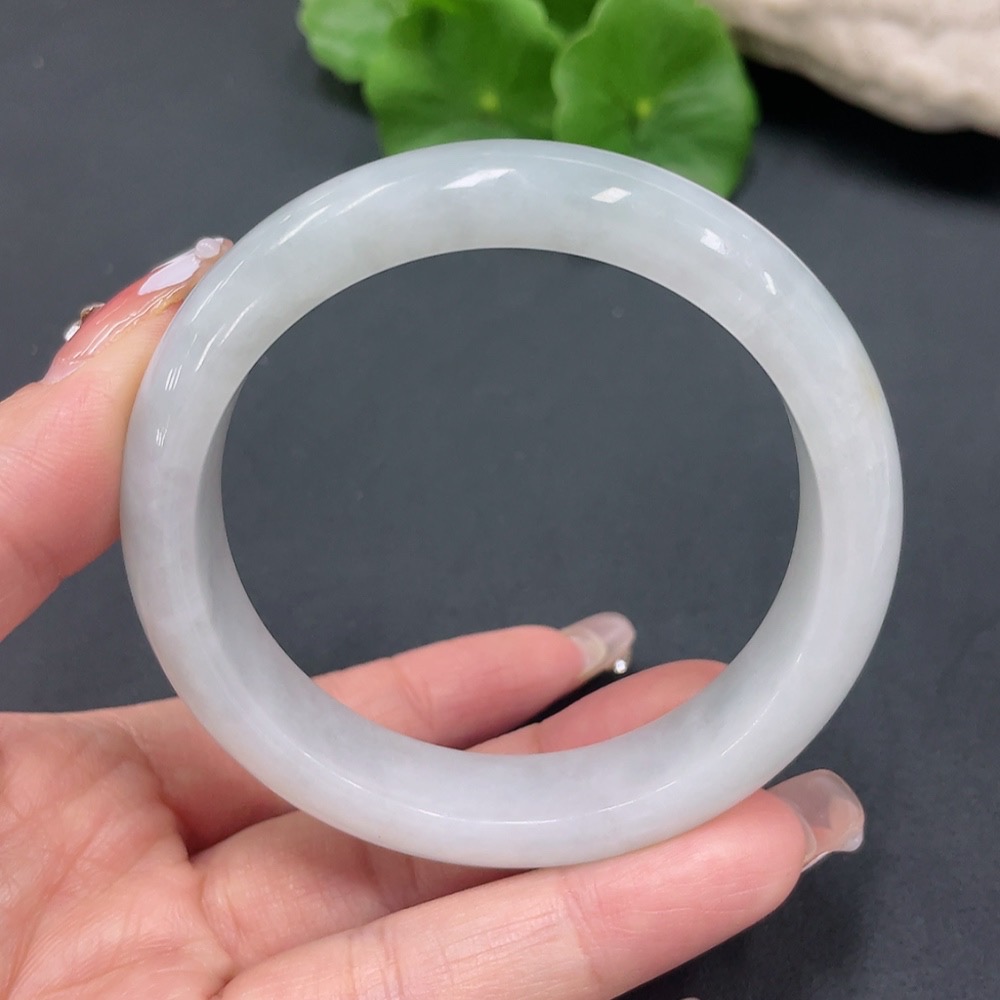 F20214573 Jadeite Round Bracelet Size 56.3 Total Weight 60.657g