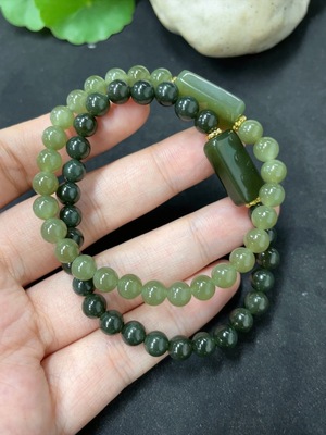 H42956718 和田玉手串   最大卡5.6mm左右   货品总重约21.2g 非金