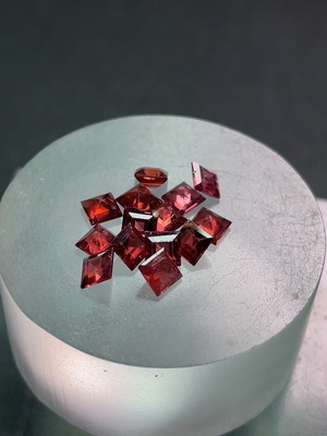 C34950122 Garnet Loose Stones Total Weight Approx.6.44ct Sell as a Lot