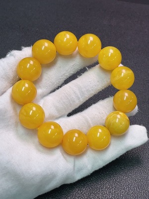 C33923643 Amber Beeswax Bracelet, Total Weight Appro. 44.98g, Size Appro. 18mm
