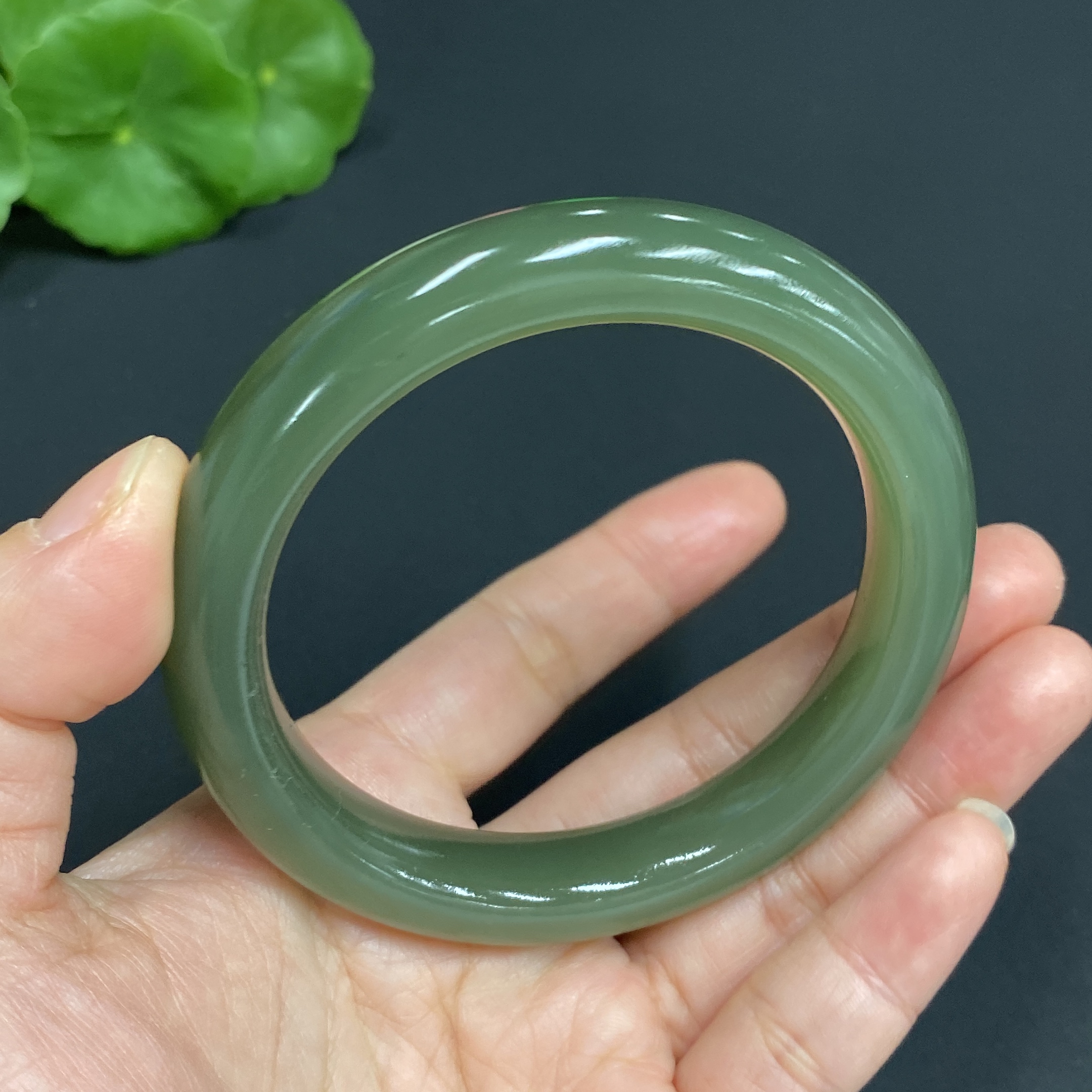 H27084558 Hetian Jade Round Bracelet Size 56.8 Total Weight Approx. 55.4g