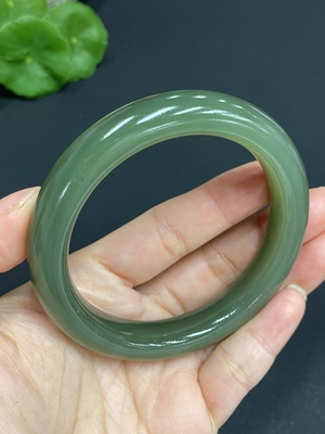 H27084558 Hetian Jade Round Bracelet Size 56.8 Total Weight Approx. 55.4g