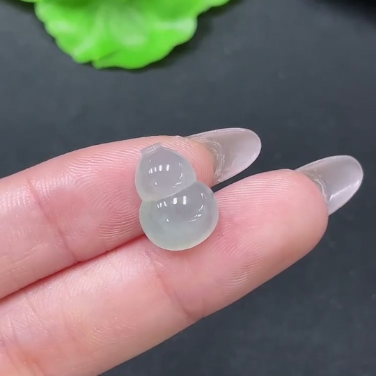 F35138426 Jadeite Gourd Pendant Total Weight Approx. 1.37g