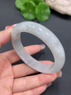 F20214573 Jadeite Round Bracelet Size 56.3 Total Weight 60.657g