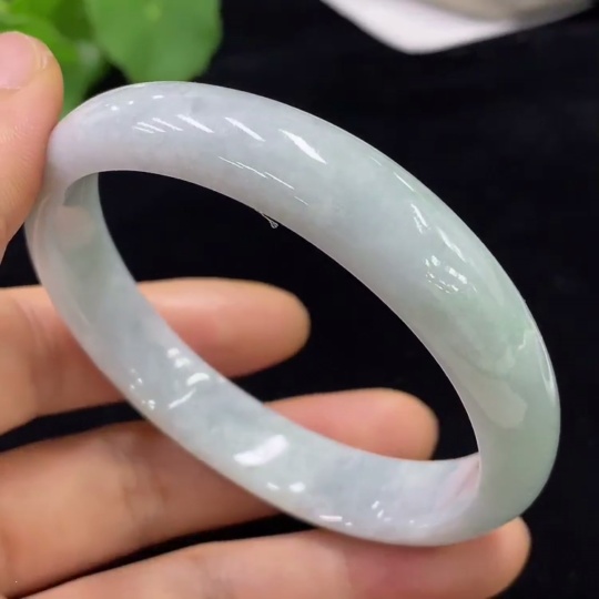 F33928452 Jadeite Round Bracelet Size 57.2 Total Weight Approx. 41.25g With Crack