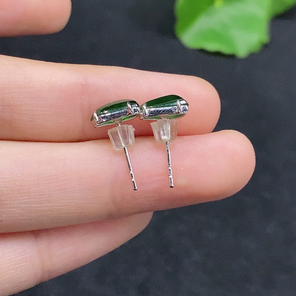 F32695850 Jadeite Inlaid Earrings 18K Gold Total Weight Approx. 0.8g Including Ear Studs