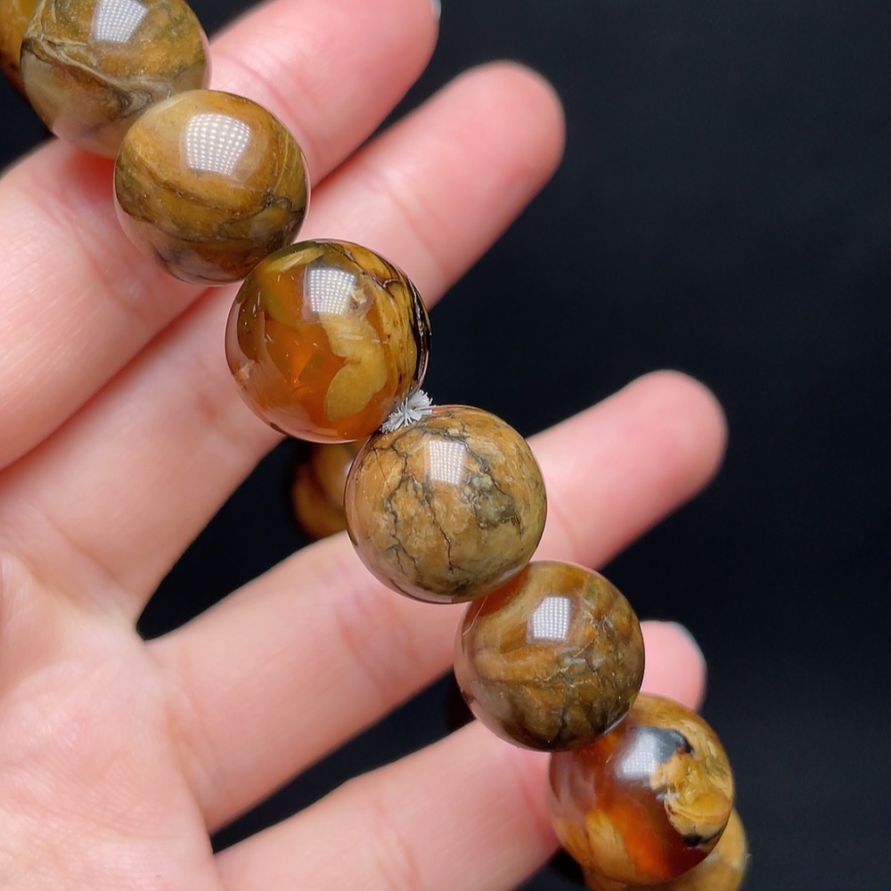 C31640220 Amber and Beeswax Bracelet, Total Weight Approx. 23.9g, Size About 14.3mm
