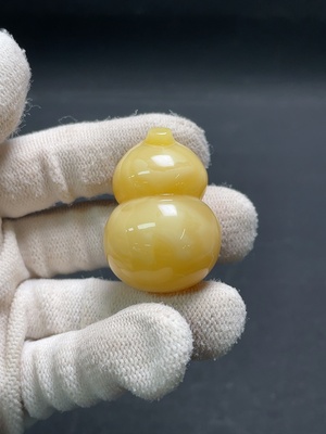 C35086323 Amber jewelry, total weight about 15.51g