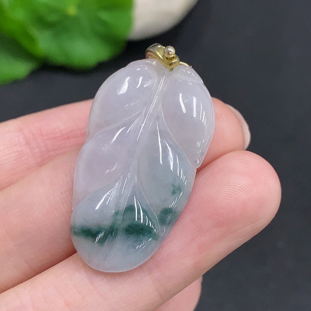 F34968730 Jadeite Leaf Pendant Non-Gold Inlaid Total Weight Approximately 4.7g