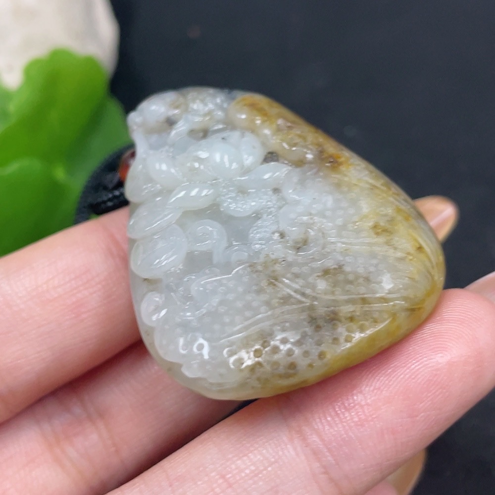 H31672182 Hetian Jade Seed Material Pendant - Abundance Every Year, Contains Other Mineral Components, Undetermined Skin Color Origin, Total Weight (Including Rope) Approx. 28.6g