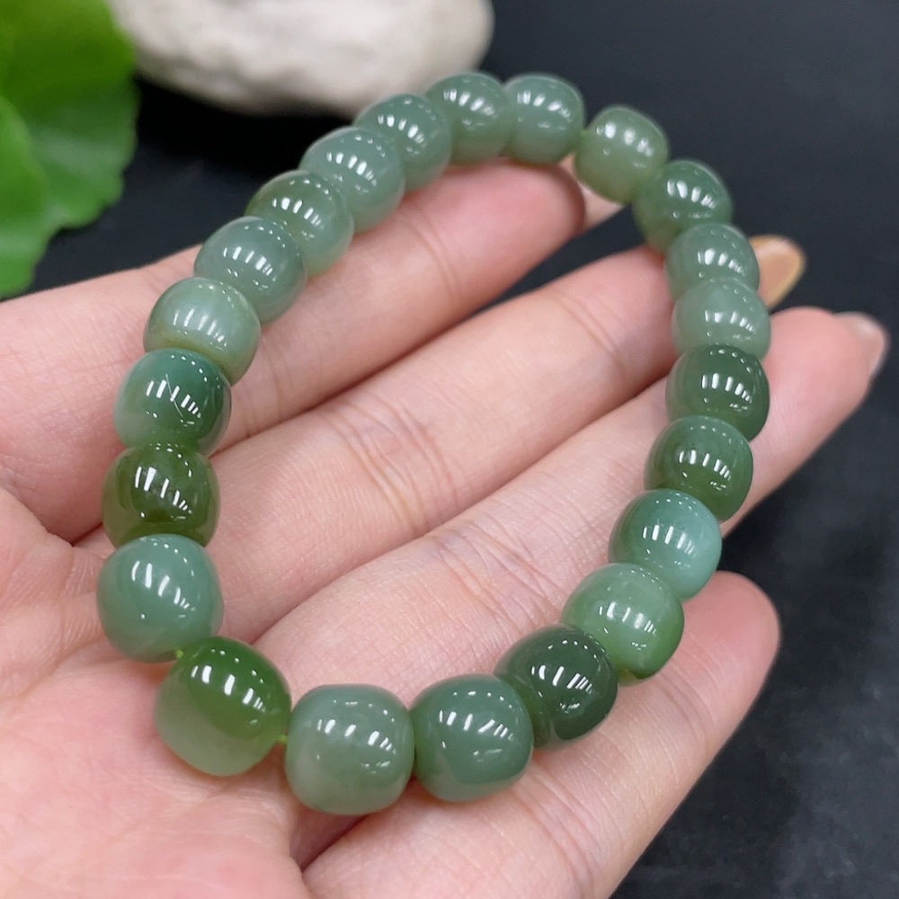 H31671298 Hetian Jade Bracelet  8.2mm approx.  Total Weight Approx. 22.3g