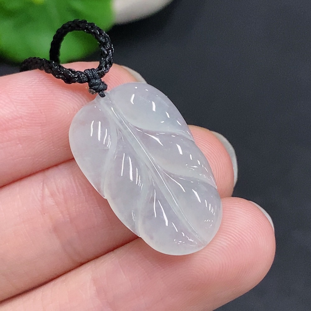 F33941937 Jadeite Leaf Pendant Total Weight Approx. 3.5g (Including Rope Weight)