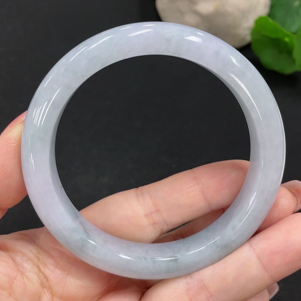 F26994212 Jadeite Regular Bangle 58.8 Inner Diameter Approx. 61.8g Total Weight
