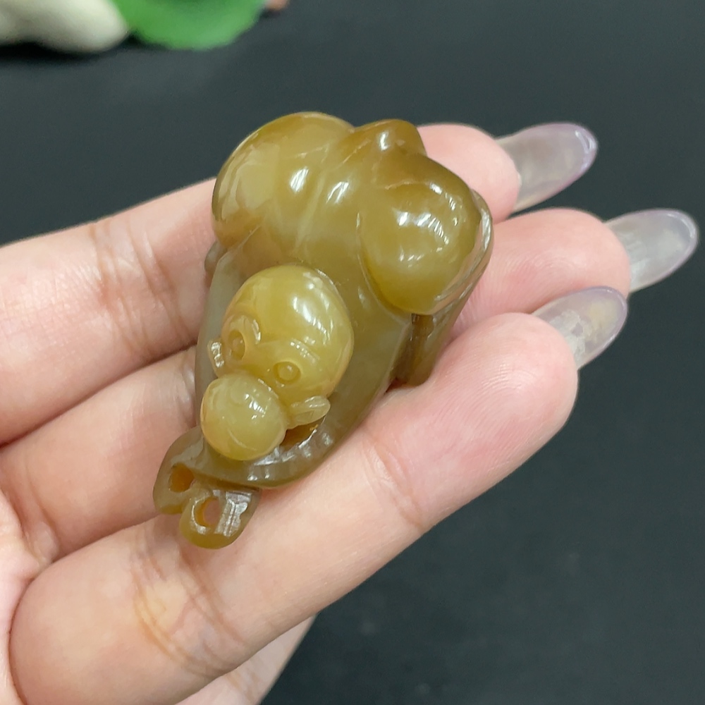 H34971752 Hetian Jade Pendant    Monkey    Total Weight: Approx. 30.4g