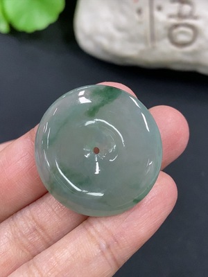 F41914262 翡翠挂件平安扣 货品总约重9g