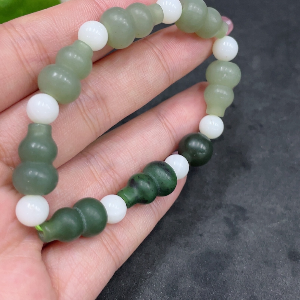 H33858695 Hetian Jade Gourd Bracelet (Non-Hetian Jade White Beads)