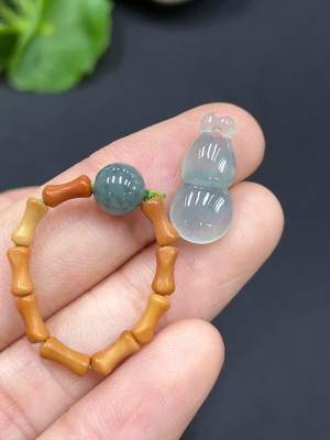 F24754267 Jadeite Bead Ring/Gourd Pendant Sell as a Lot
