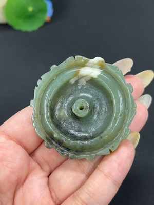 H42979083 和田玉香插  货品总重约45.3g 含其他矿物成分