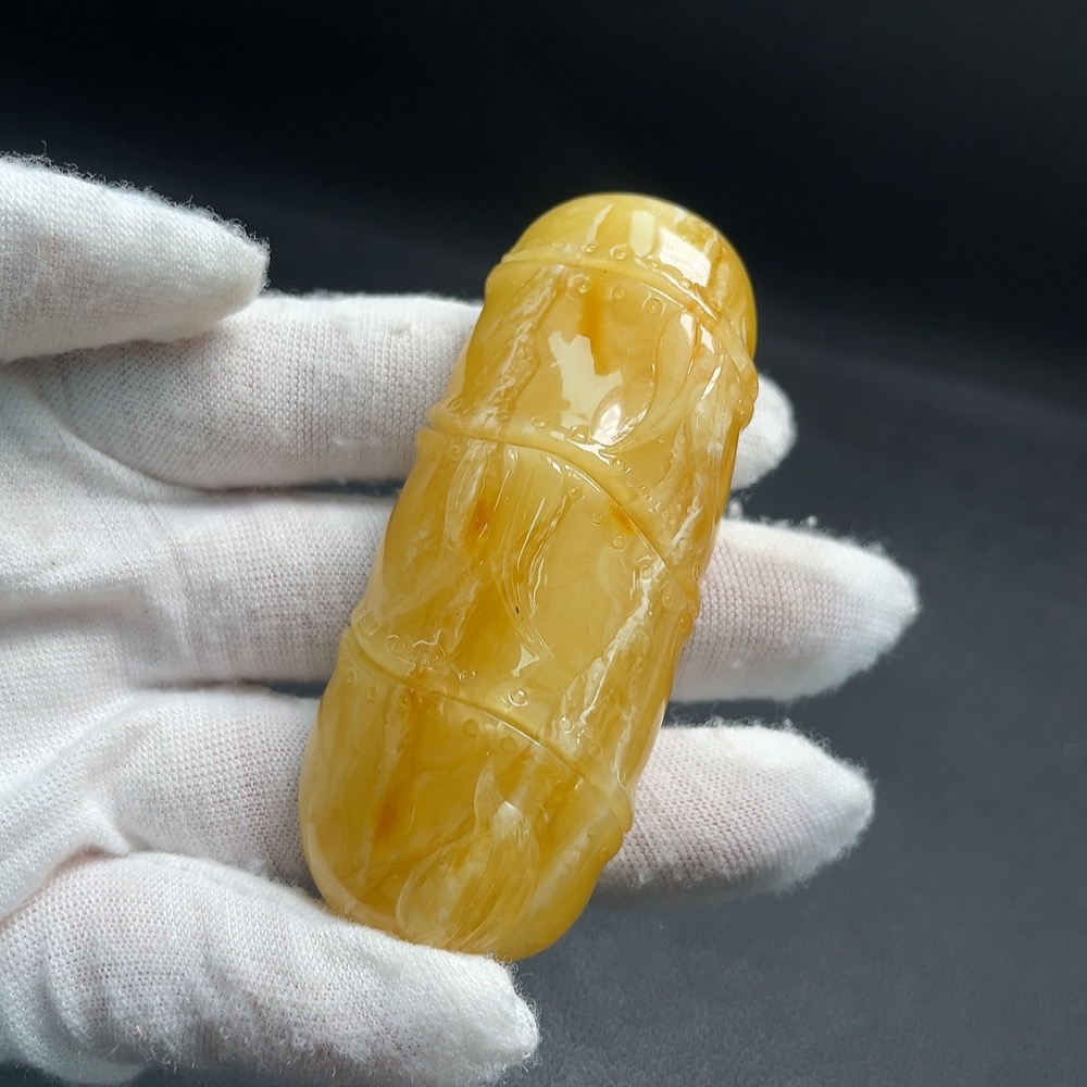 C25930826 Amber Beeswax Pendant with Colorless Coating, Total Weight Approx. 27.77g