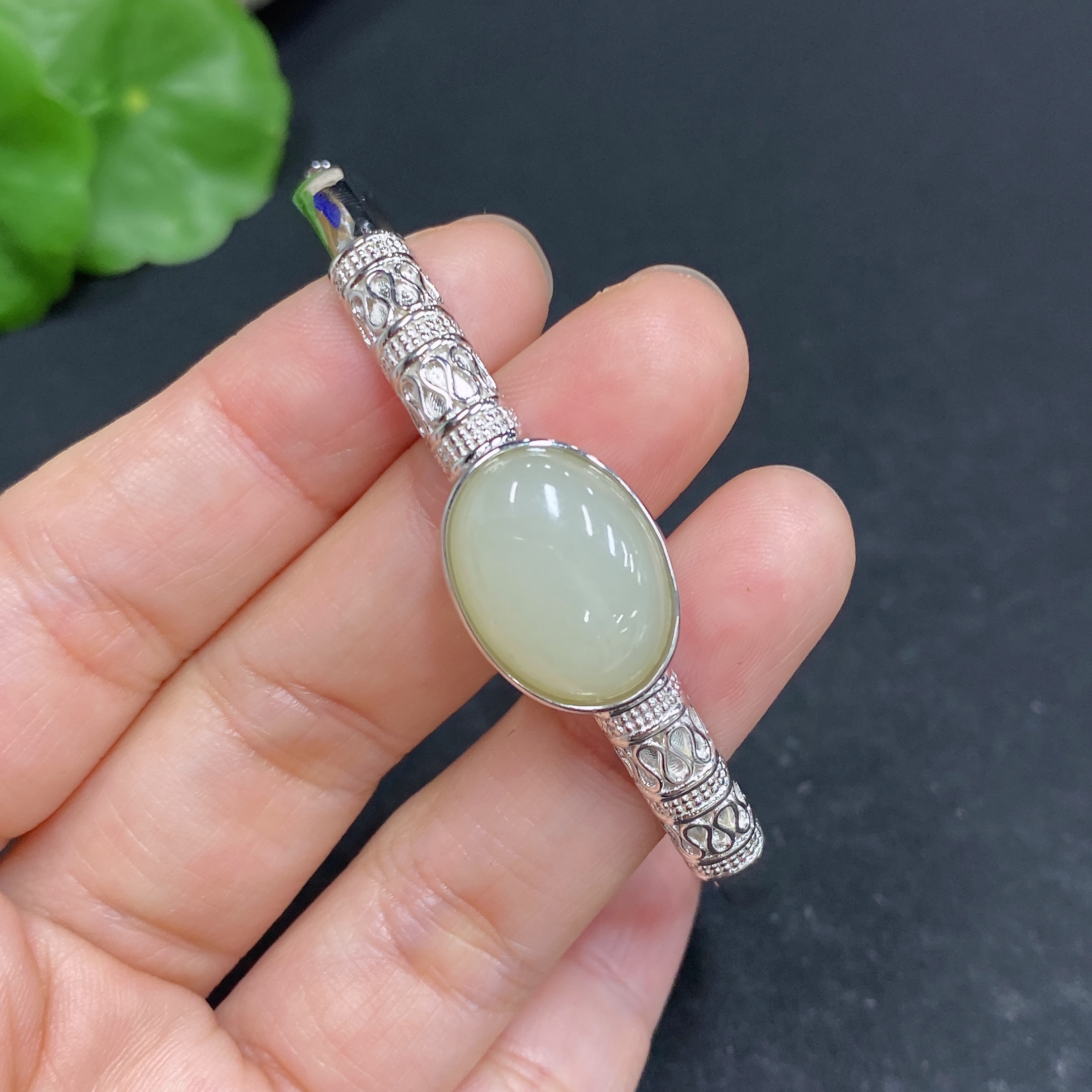 H32814239 Hetian Jade Inlaid Hand Jewelry Non-Gold Total Weight Approx. 12.7g