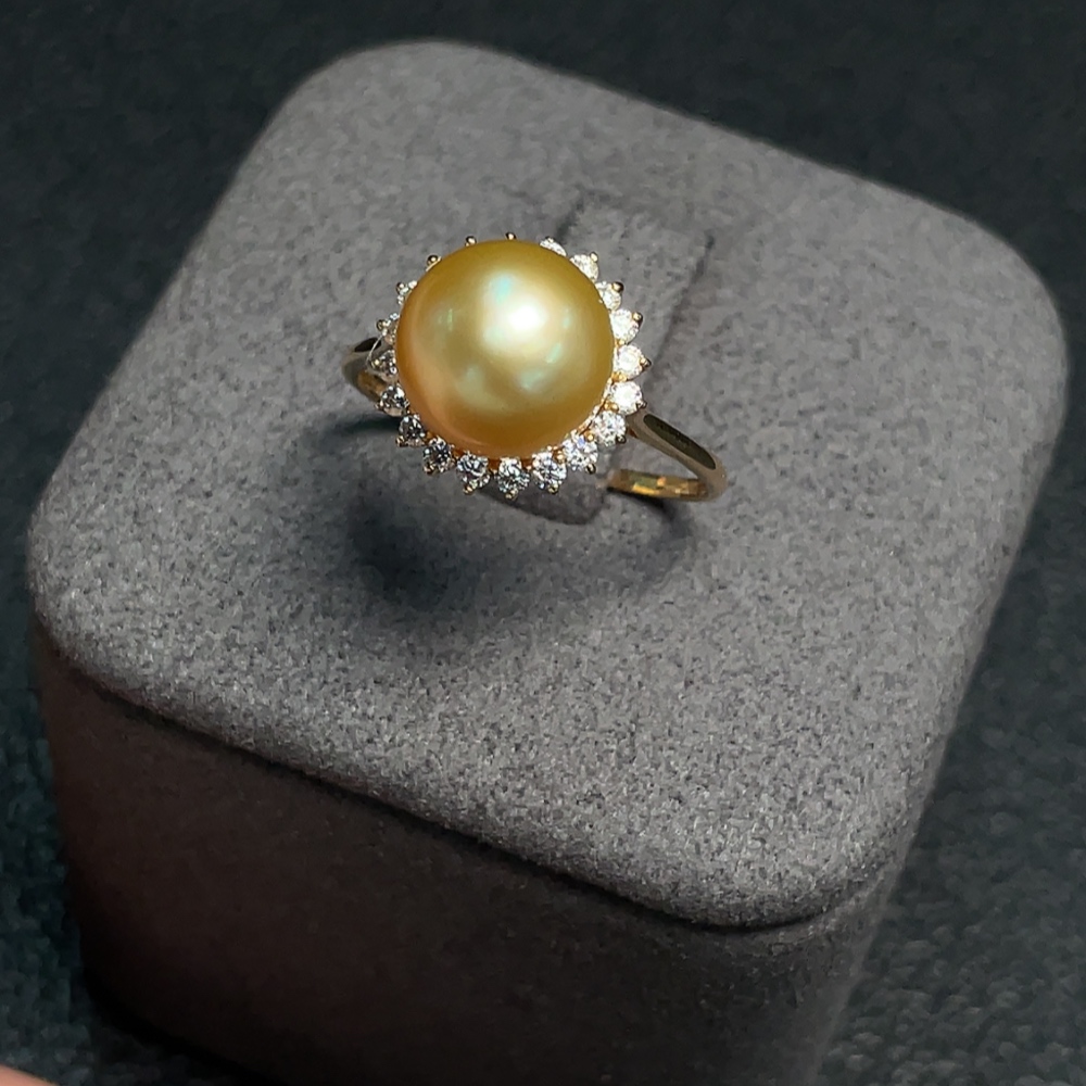 C33871581 18K Gold Seawater Pearl Ring, Color Origin Undetermined, Non-Diamond, Total Weight Approx. 2.55g, Stone Size 9.3mm, Size 15