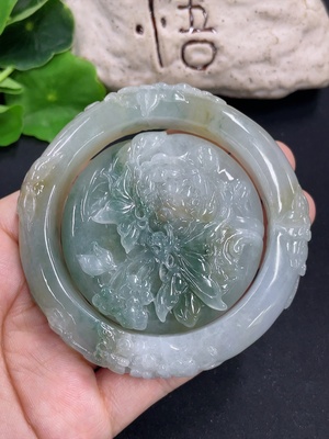 F46515668 翡翠挂件 +手镯 货品总重约120g  含其他矿物成分 修补 手镯尺寸54/10.1/11.3