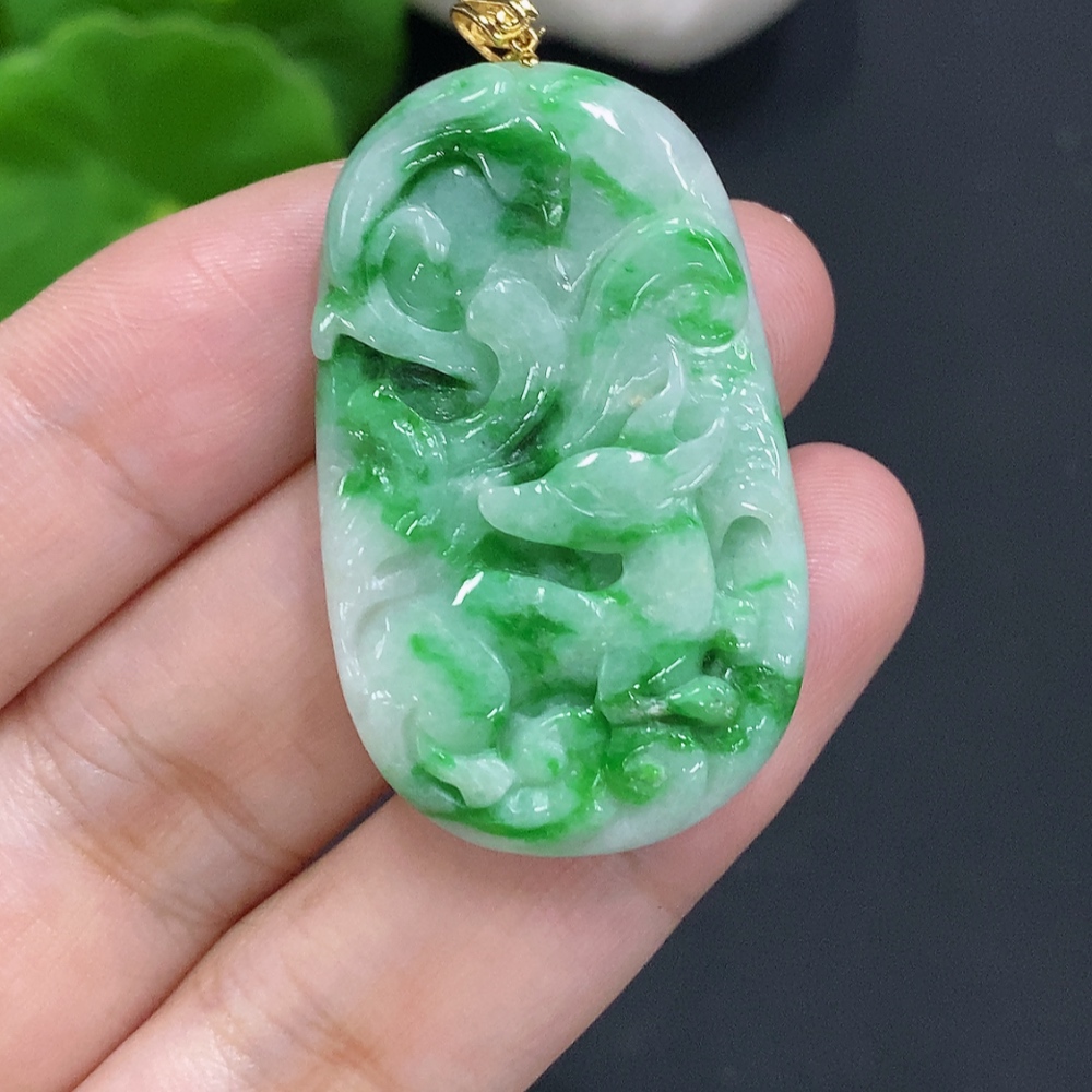 F30568522 Jadeite Fox Pendant with 18K Gold Clasp, Total Weight Approx. 10.8g