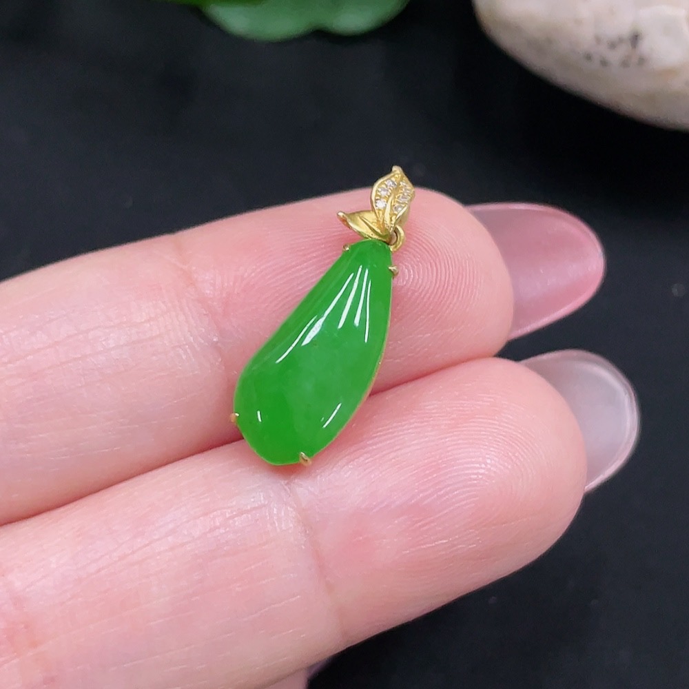 F34982852 Jadeite Inlaid Pendant 18K Gold Total Weight Approx. 1.1g (With Diamond Inlay)