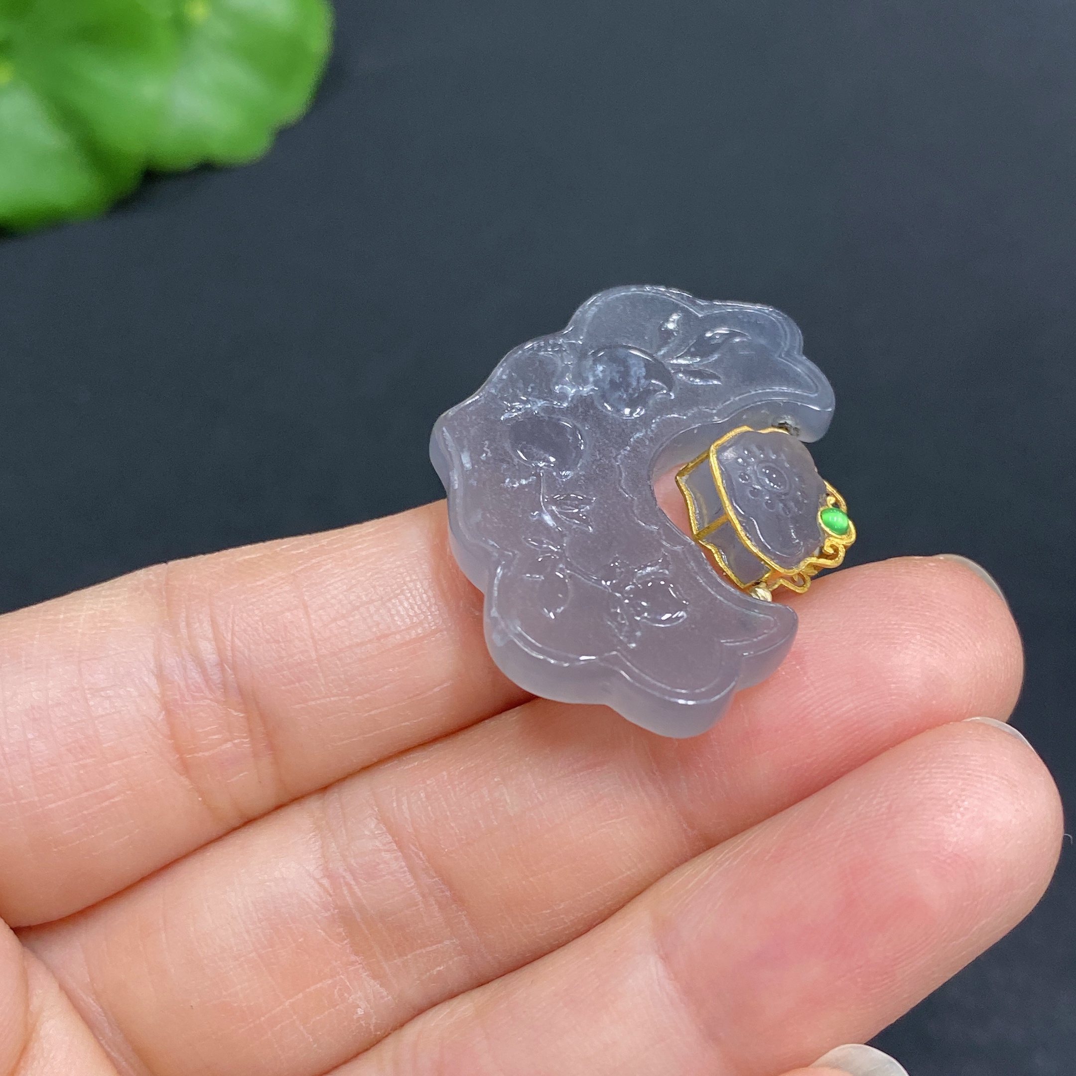 H31585253 Hetian Jade Pendant, Antique-style Plaque, 73% Gold Content, Total Weight Approx. 5.3g