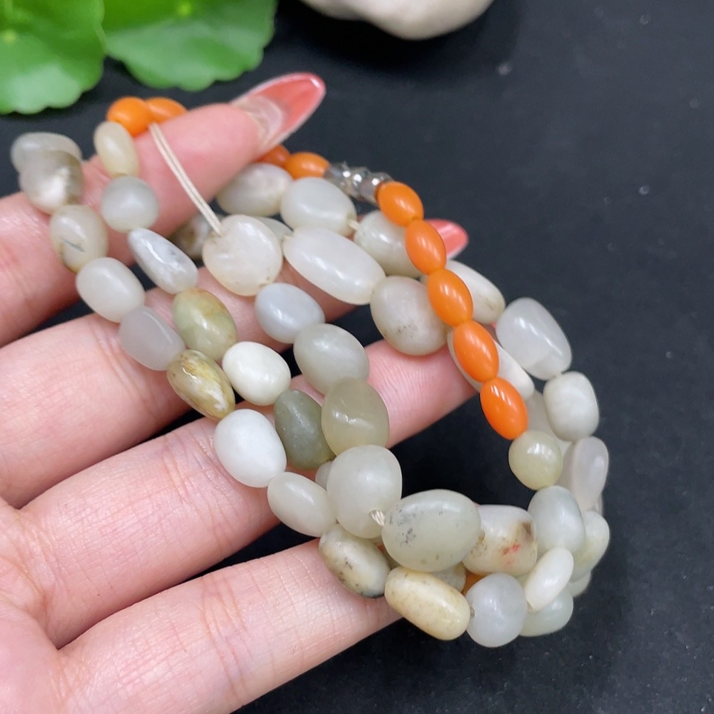 H34063490 Hetian Jade Bead Necklace, Undetermined Skin Color Origin, Containing Other Mineral Components, Accompanying Beads Not Hetian Jade, Total Weight Approximately 48.5g, Non-Gold