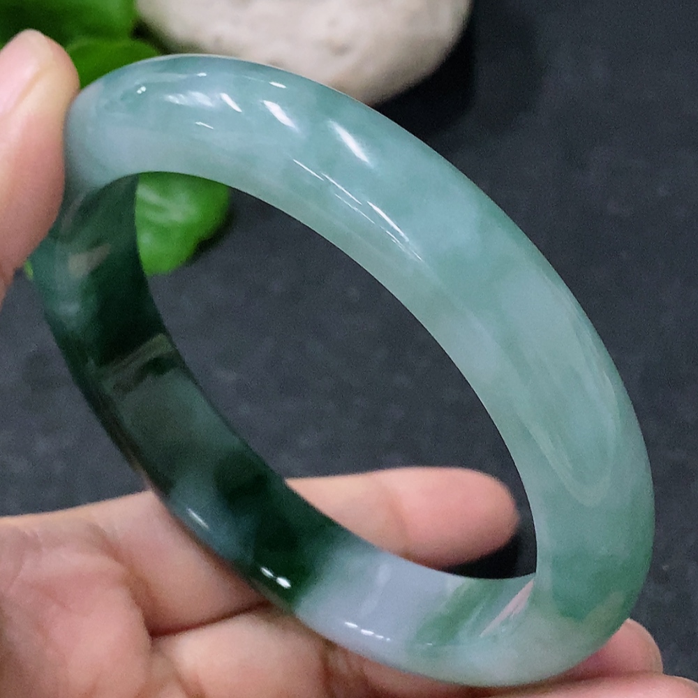 F34953976 Jadeite Round Bangle Size 59mm Total Weight Approx. 60g