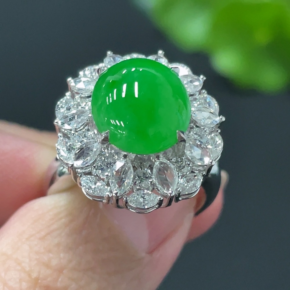 F25868619 Jadeite Cabochon Inlaid Ring 18k Gold Setting Size 14 Approx. 7.7g