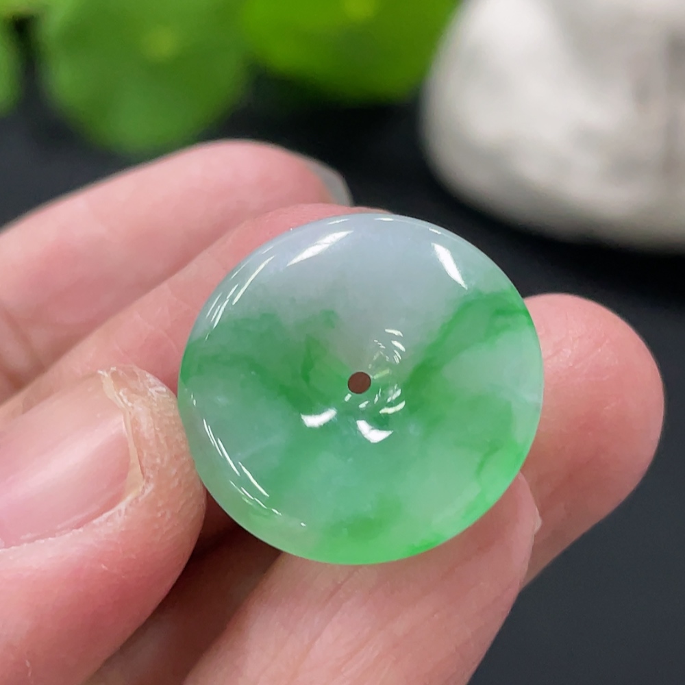 F32756084 JadeitePeace Pendant