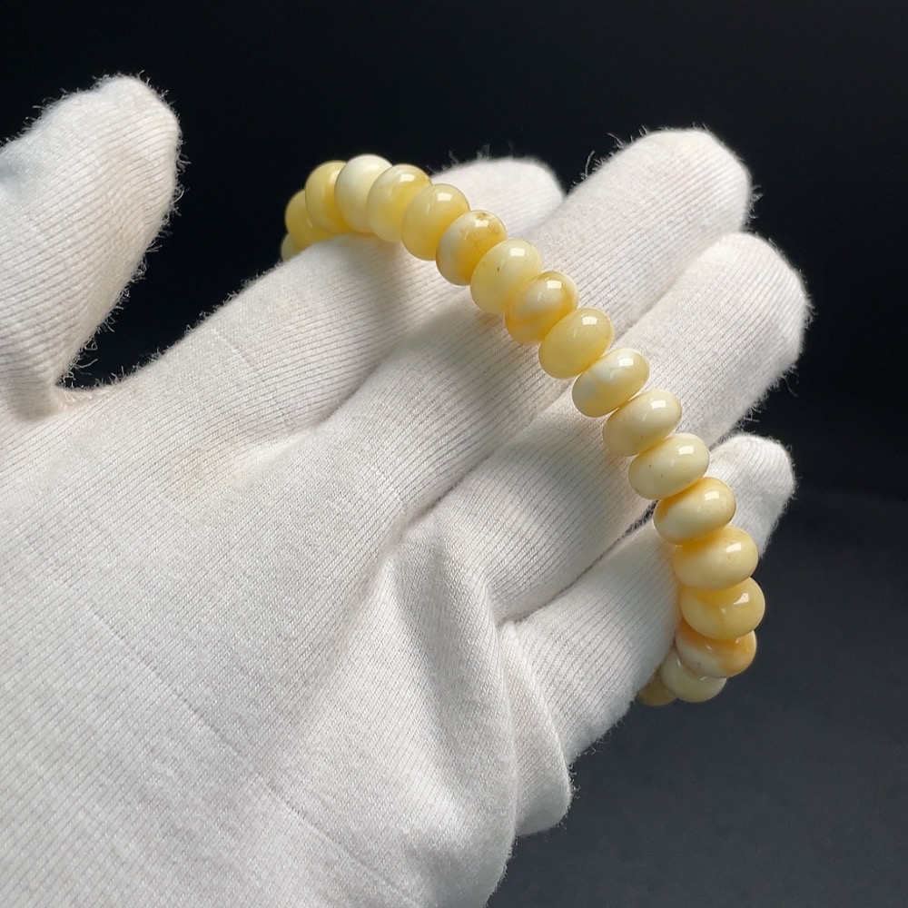 C27133554 Amber Beeswax Bracelet, Approx. 10mm Beads, Total Weight Approx. 12.20g