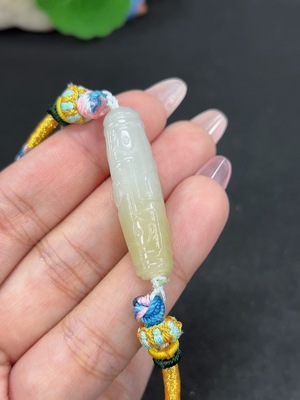 H46520476 和田玉挂件 天珠 货品总重约【含绳】12.2g