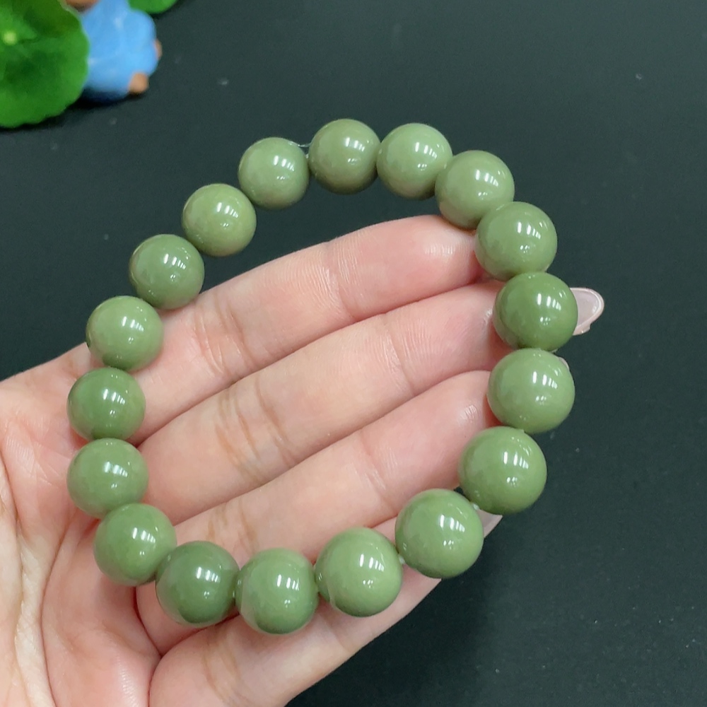 H26960173 Hetian Jade Bracelet, Approx. 11.8 mm Beads, Total Weight Approx. 47.7g