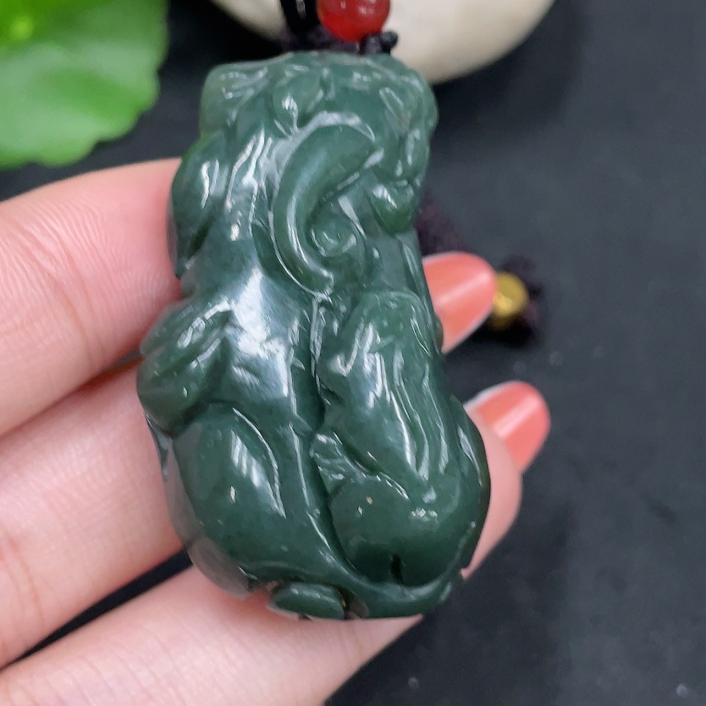 H35113206 Hetian Jade Pendant Pixiu