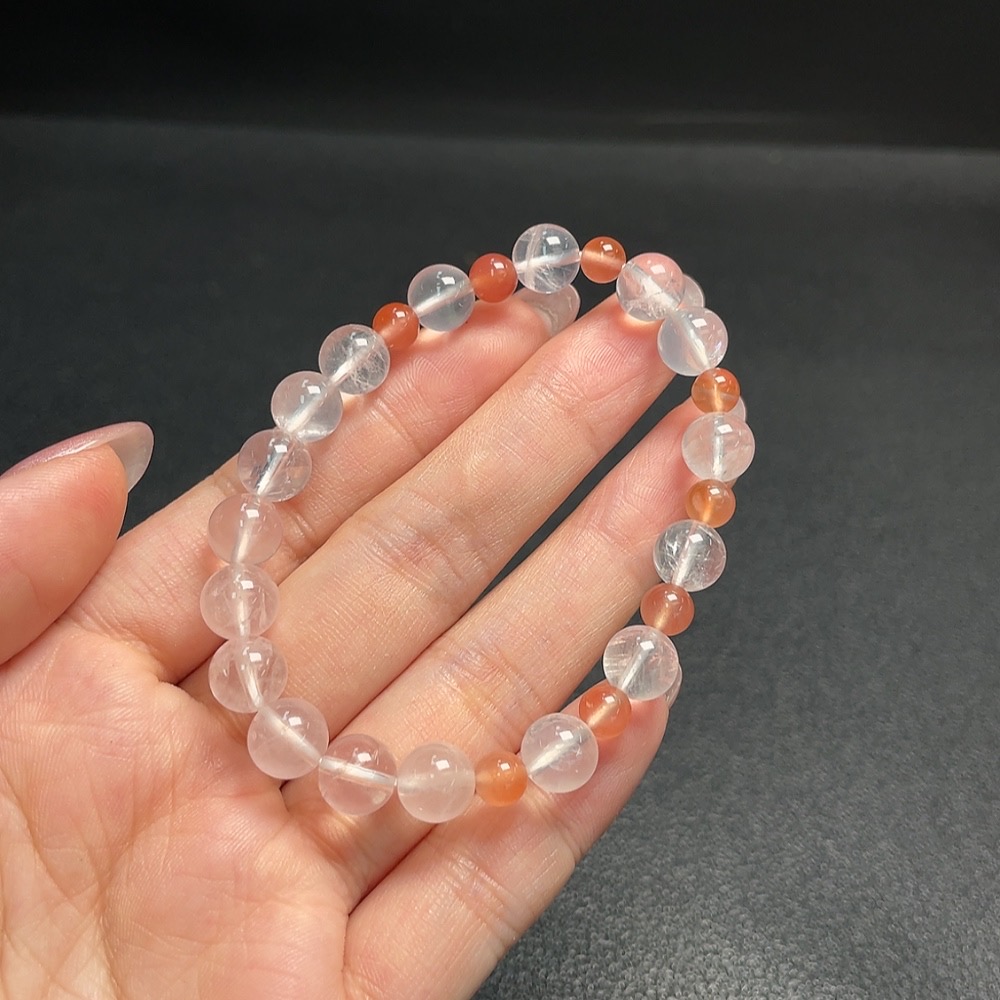 C30469368 Crystal Bracelet with approximately 8mm beads, total weight about 14.99g, paired with Southern Red Agate (visible organic matter)