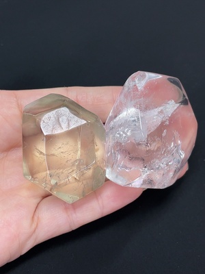 C46539535 水晶饰品 可见有机物 货品总重约125.67克 一手走