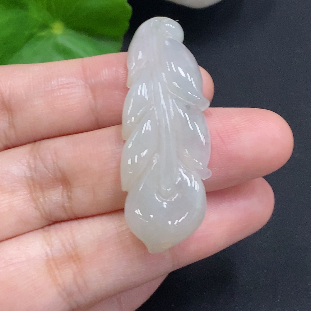 F32701466 Jadeite Leaf Pendant Total Weight Approx. 9g