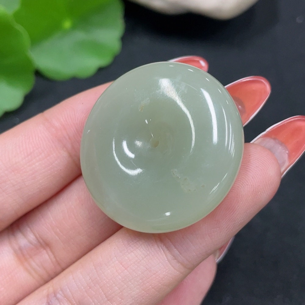 H34063581 Hetian Jade Pendant    Peace Knot    Total Weight Approx. 16.5g