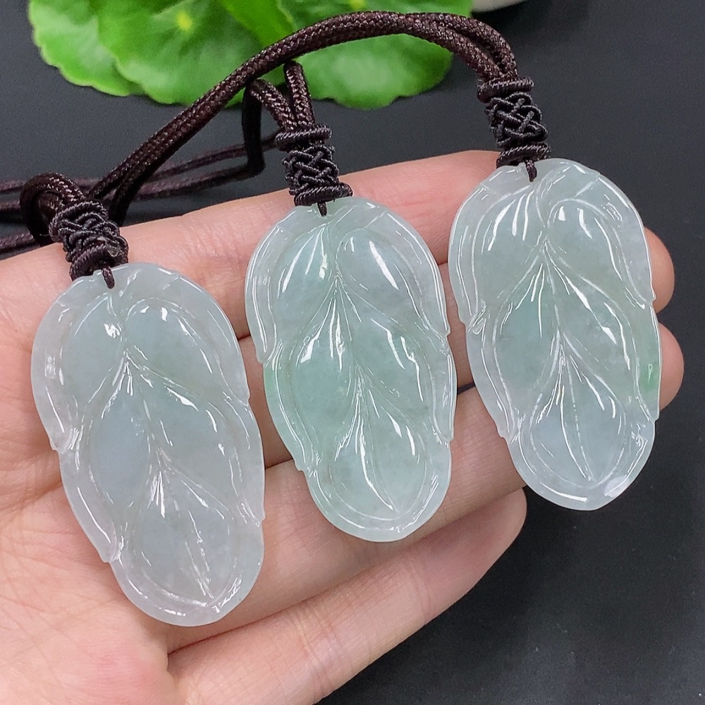 F25893167 JadeiteLeaf Pendant