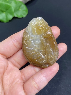 H32812534 Hetian Jade Pendant - Lotus and Fish