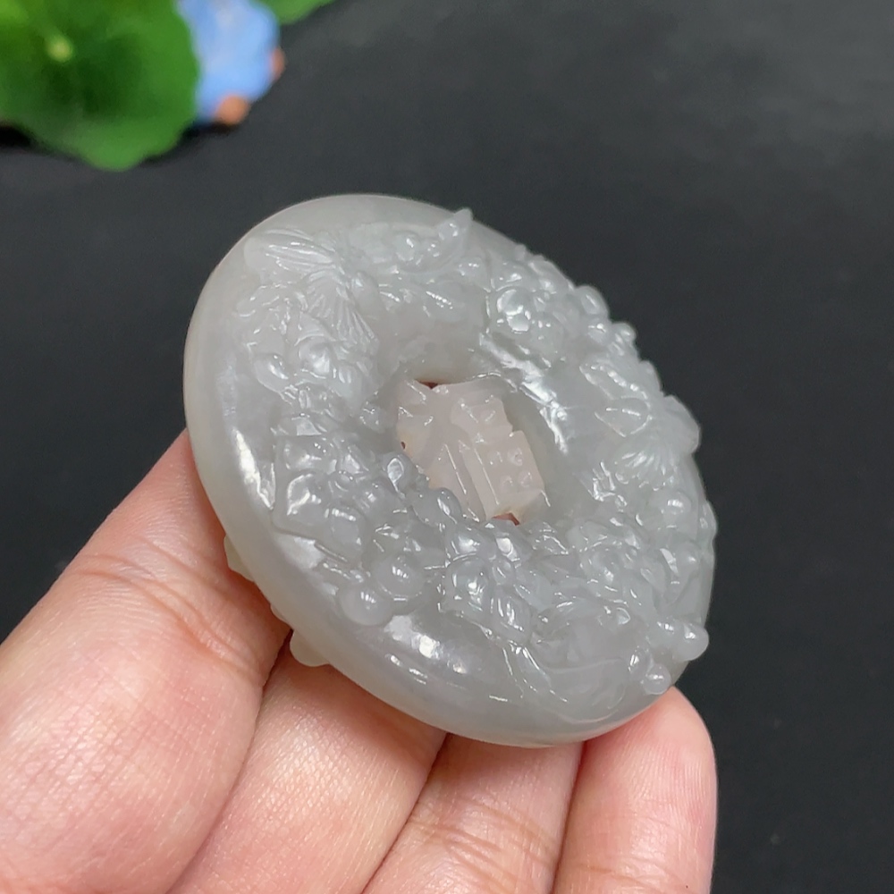 H32699191 'Hetian Jade Pendant - Joy on the Brows'