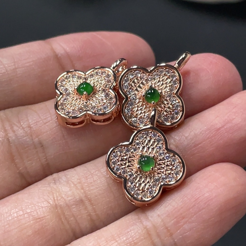 F35147199 Jadeite Inlaid Pendant Sell as a Lot Non-Gold