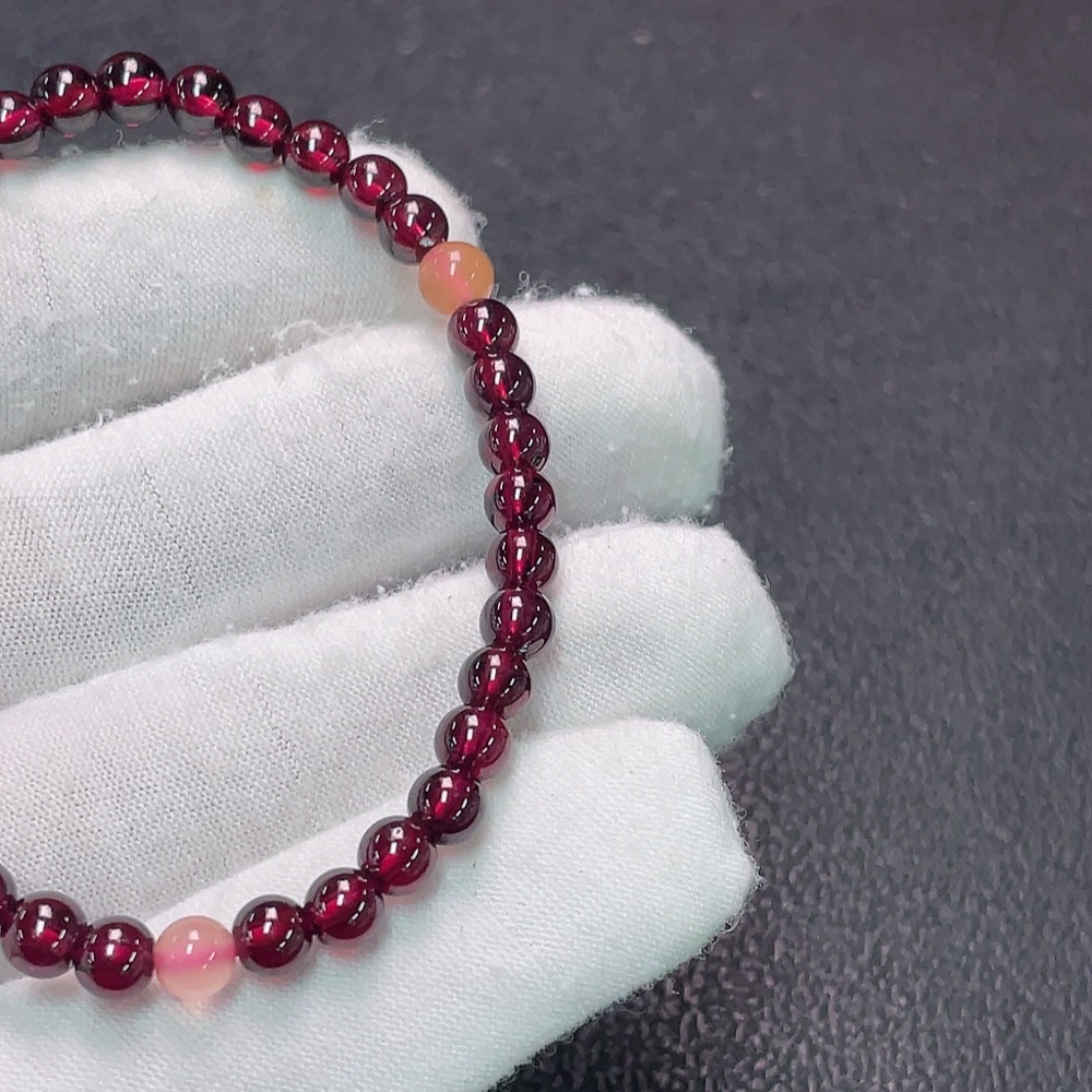 C34038059 Garnet Bracelet with Southern Red Agate and Prehnite, Total Weight Approx. 9.85g, Size About 4.8mm